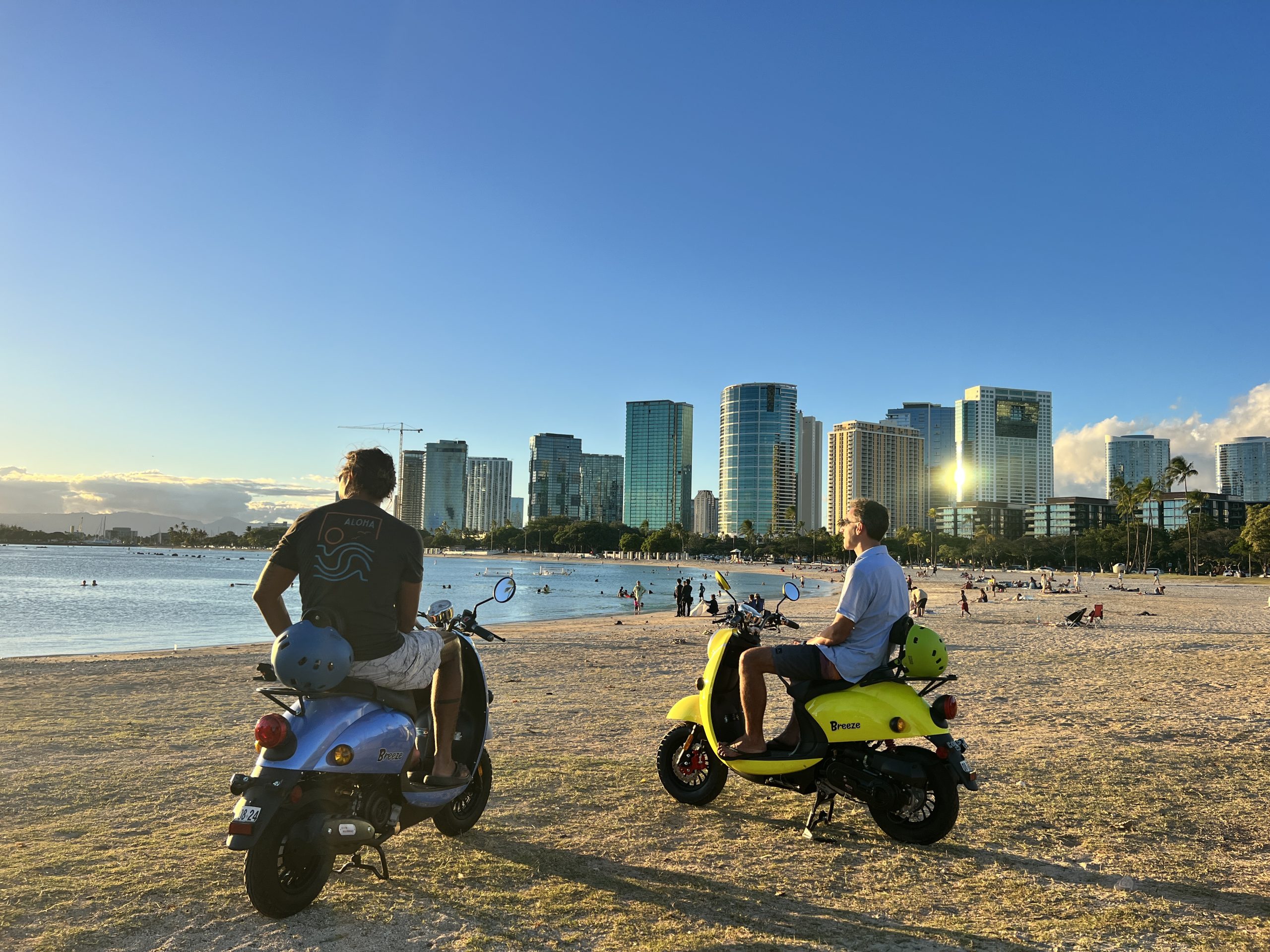 scootersonbeachhawaii